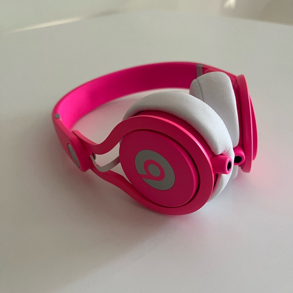 Beats by Dr. Dre - MIXR with wire